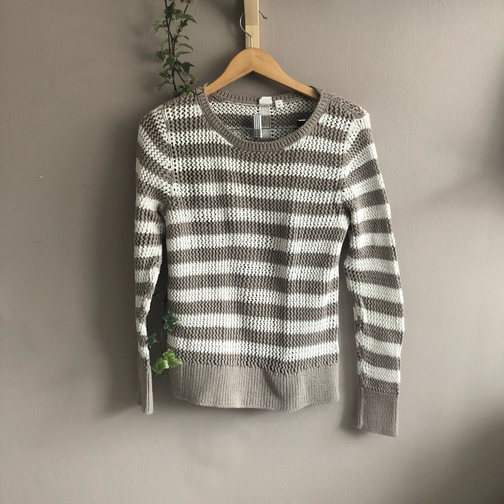 Gap Sweater